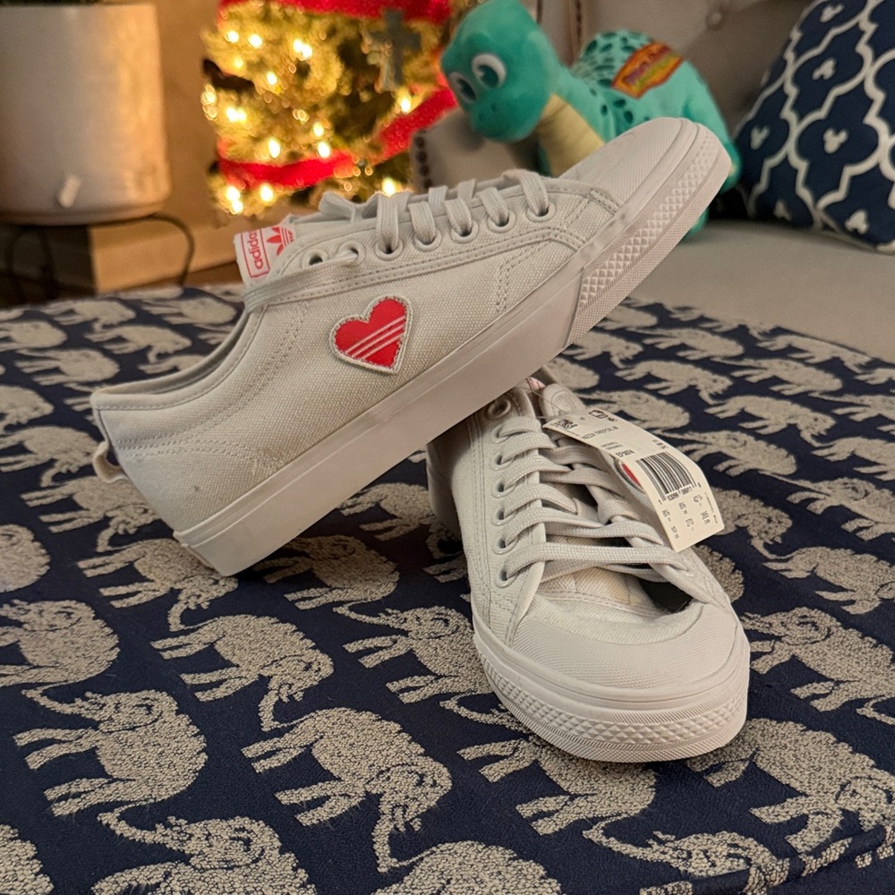 Adidas Nizza Trefoil Sneakers (Valentine’s Day, 2020), Size 10